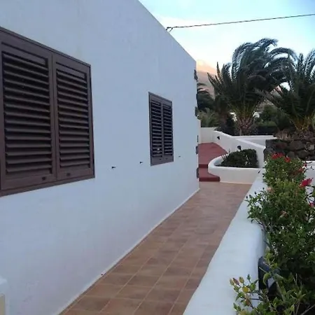 Sleeps 2 Pool Wifi T691365 펜션